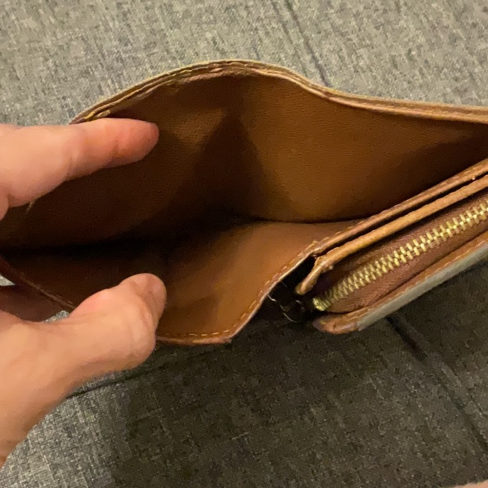 Louis Vuitton Leather Wallet With COA - Picture 14 of 16